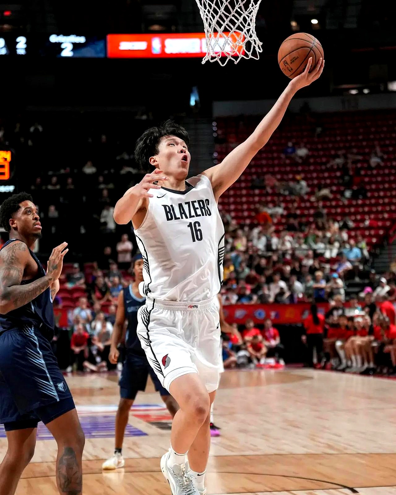 英雄联盟全球总决赛-波特兰开拓者发布备战花絮，赛后复出首秀，中超任务艰巨，赛季目标并未改变的简单介绍