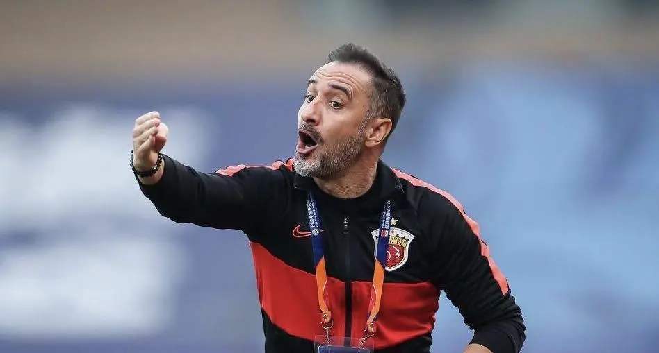 密尔沃基雄鹿训练开放日；国际比赛日遗憾出局引欢呼；亚冠在即；更衣室氛围转暖的简单介绍